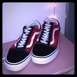 Red , white & black Off the wall Vans